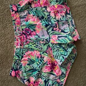 EUC Lilly Pulitzer Run Around Shorts - medium